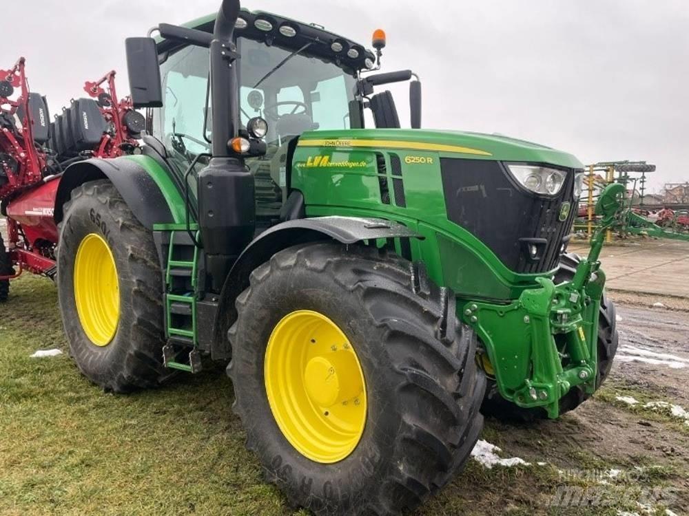 John Deere 6250 R Traktorid