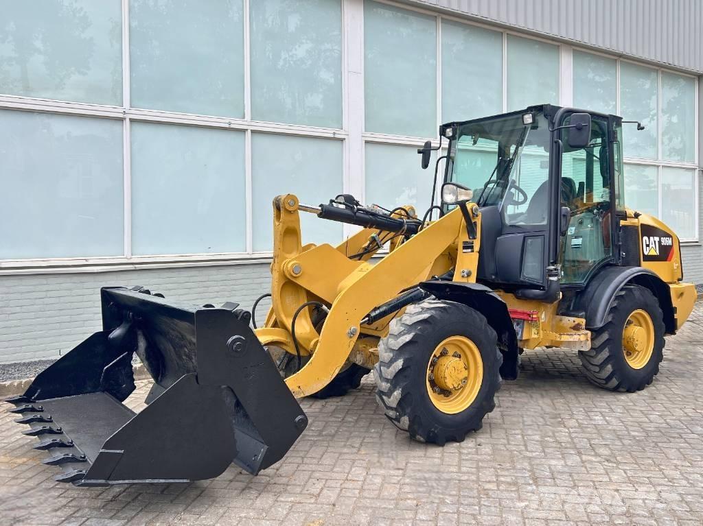 CAT 906 M    2016 Rataslaadurid