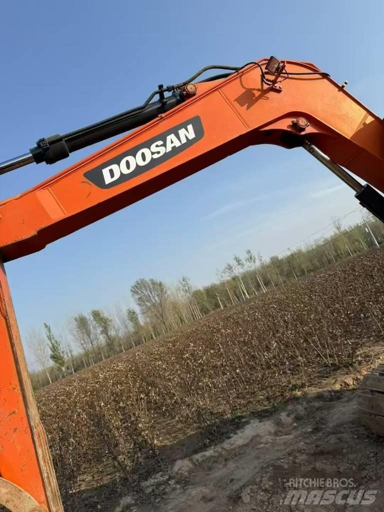 Doosan DX 75-9 C Roomikekskavaatorid