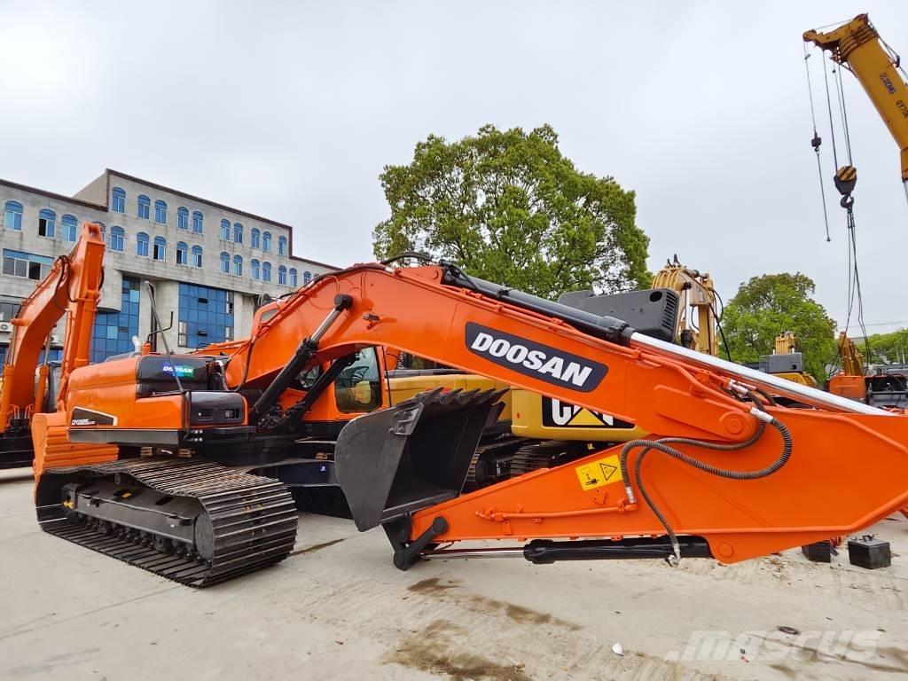 Doosan DX 225 LC Roomikekskavaatorid