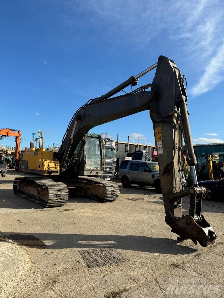Volvo EC 220 DL Roomikekskavaatorid
