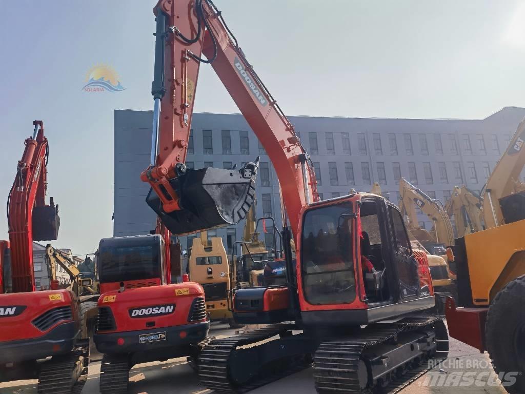 Doosan DX 140 LC Roomikekskavaatorid