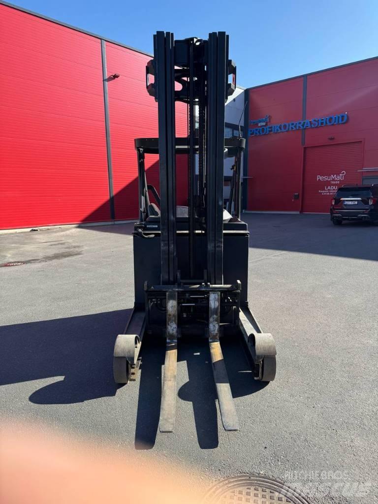 Linde R 25 Lükandmastiga tõstukid