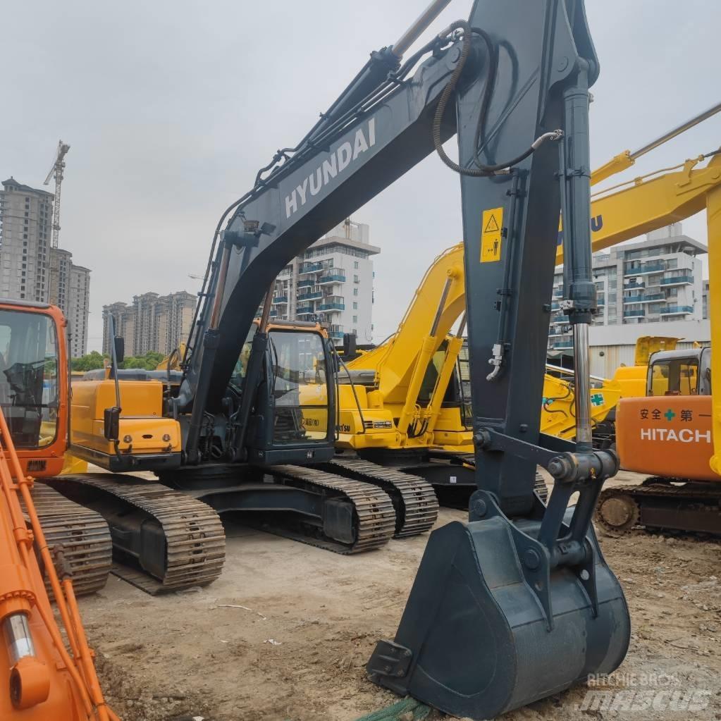 Hyundai R 225LC-9T Roomikekskavaatorid