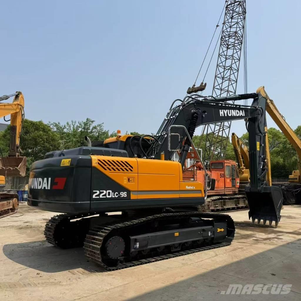 Hyundai R220LC-9S Väikeekskavaatorid 7t-12t