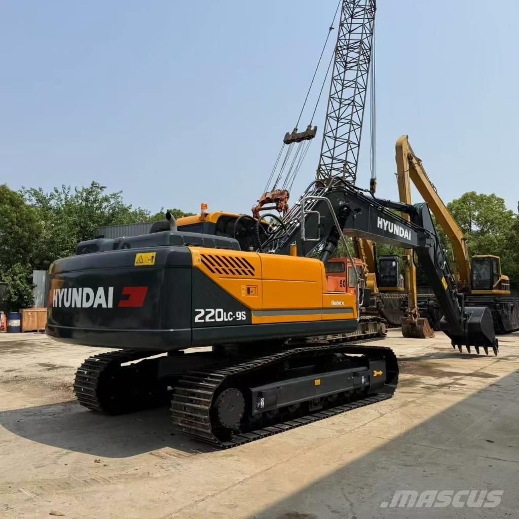 Hyundai R220LC-9S Väikeekskavaatorid 7t-12t