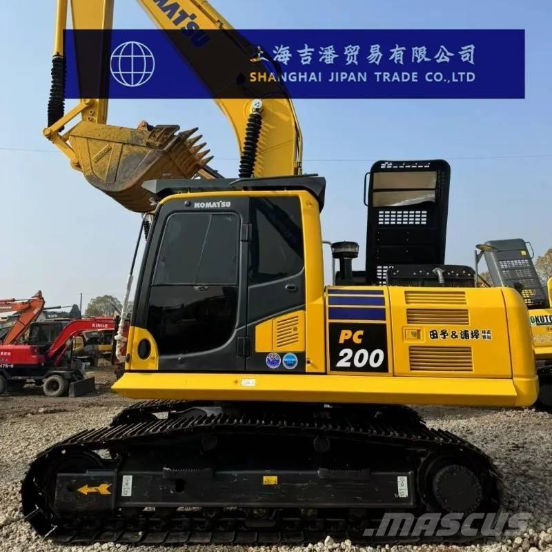 Komatsu PC 200-8 Roomikekskavaatorid