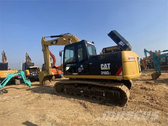 CAT 318D2 Roomikekskavaatorid