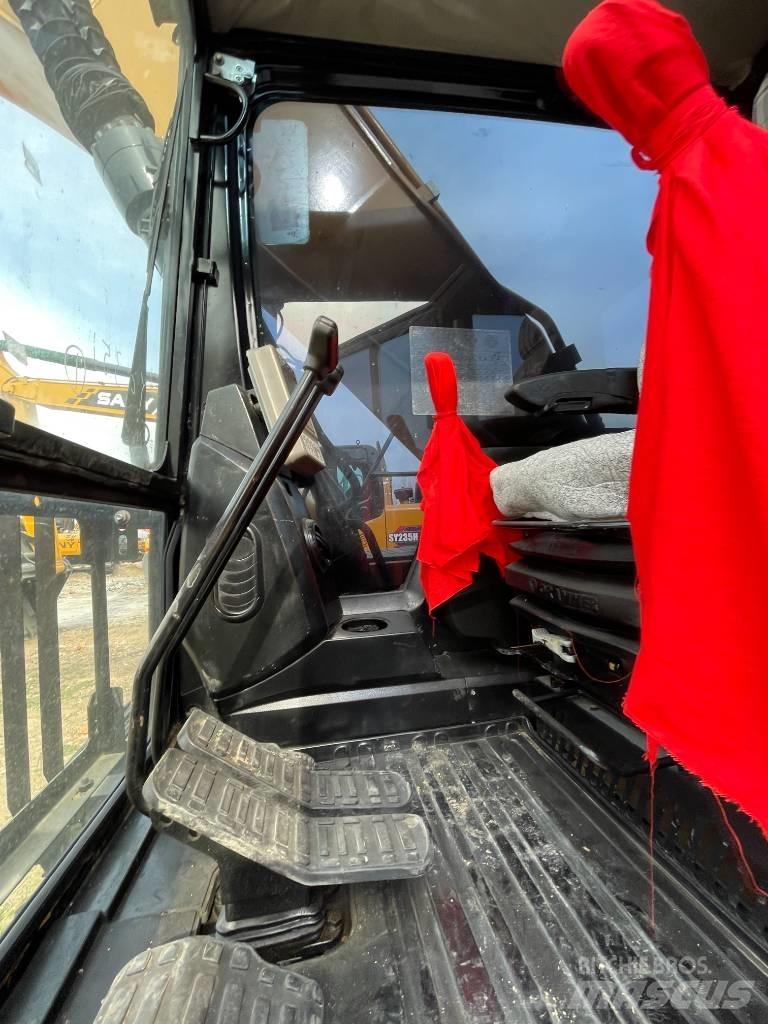 Sany 215 Väikeekskavaatorid 7t-12t
