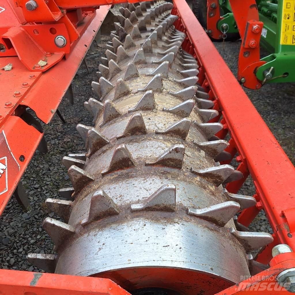 Kuhn HR 3004 Külvik-äkked
