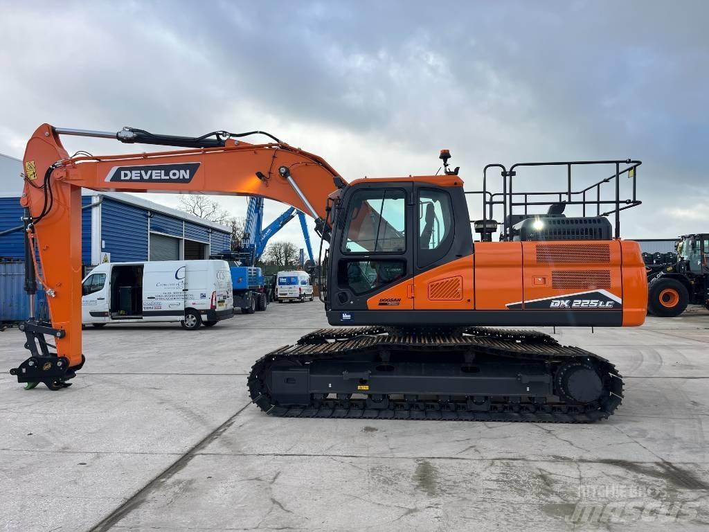 Develon DX 225 LC-7 Roomikekskavaatorid