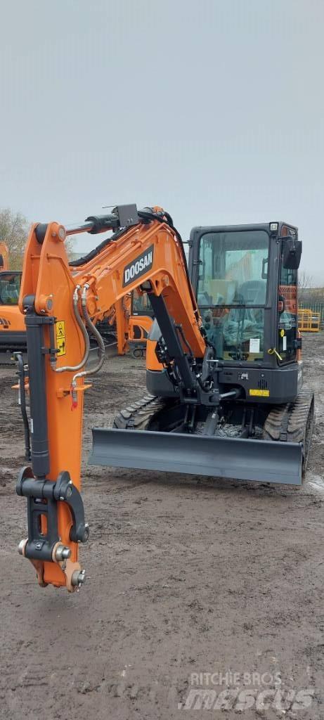 Doosan DX 50 Z Roomikekskavaatorid