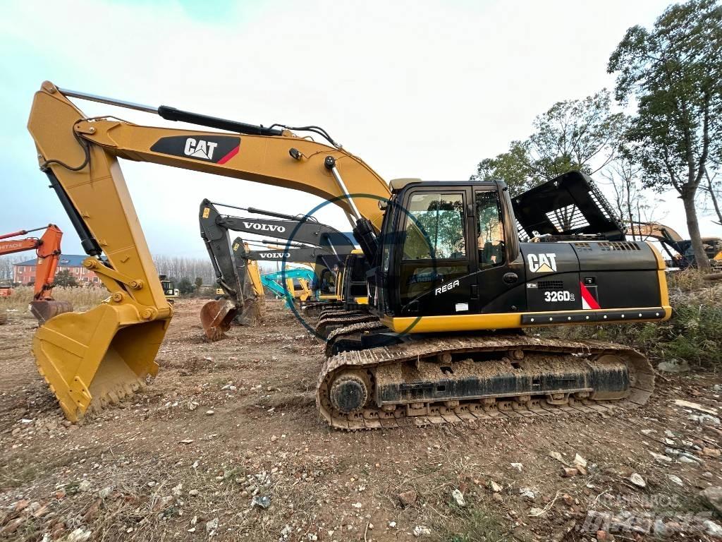 CAT 326D Roomikekskavaatorid