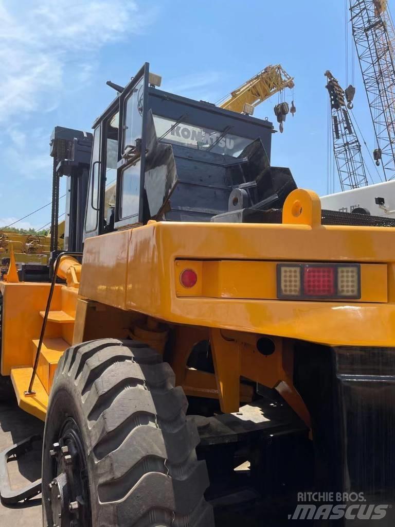Komatsu 30 Ton Diiseltõstukid