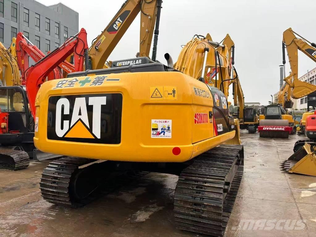CAT 323 D Roomikekskavaatorid