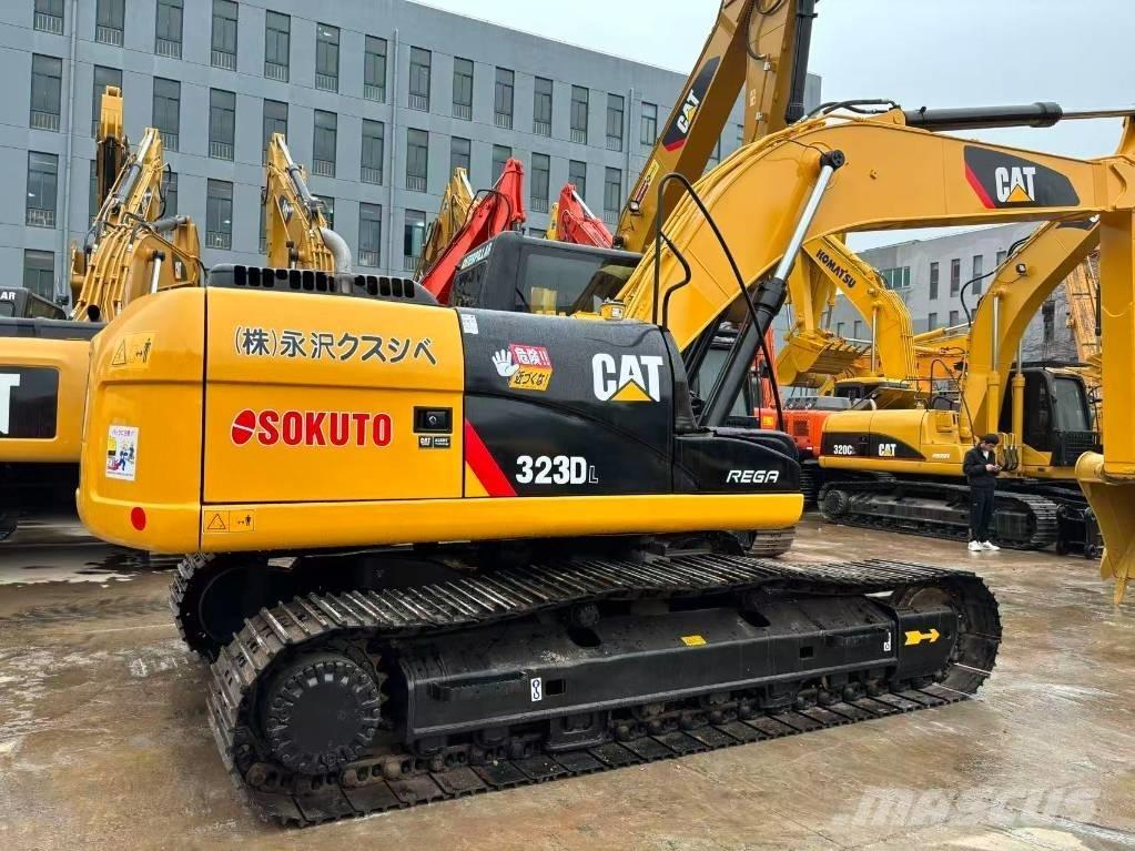 CAT 323 D Roomikekskavaatorid