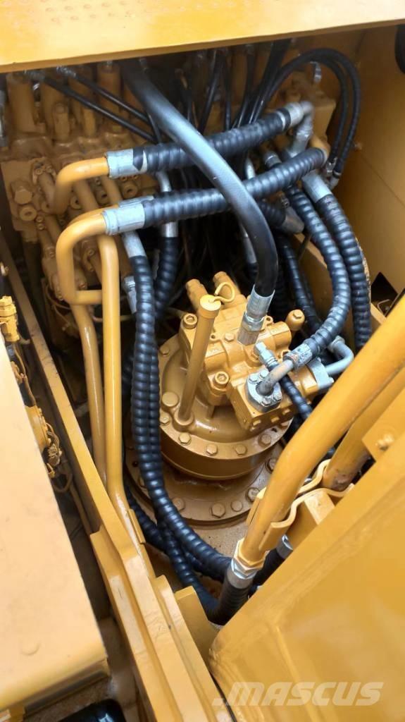 CAT 320D2 Roomikekskavaatorid