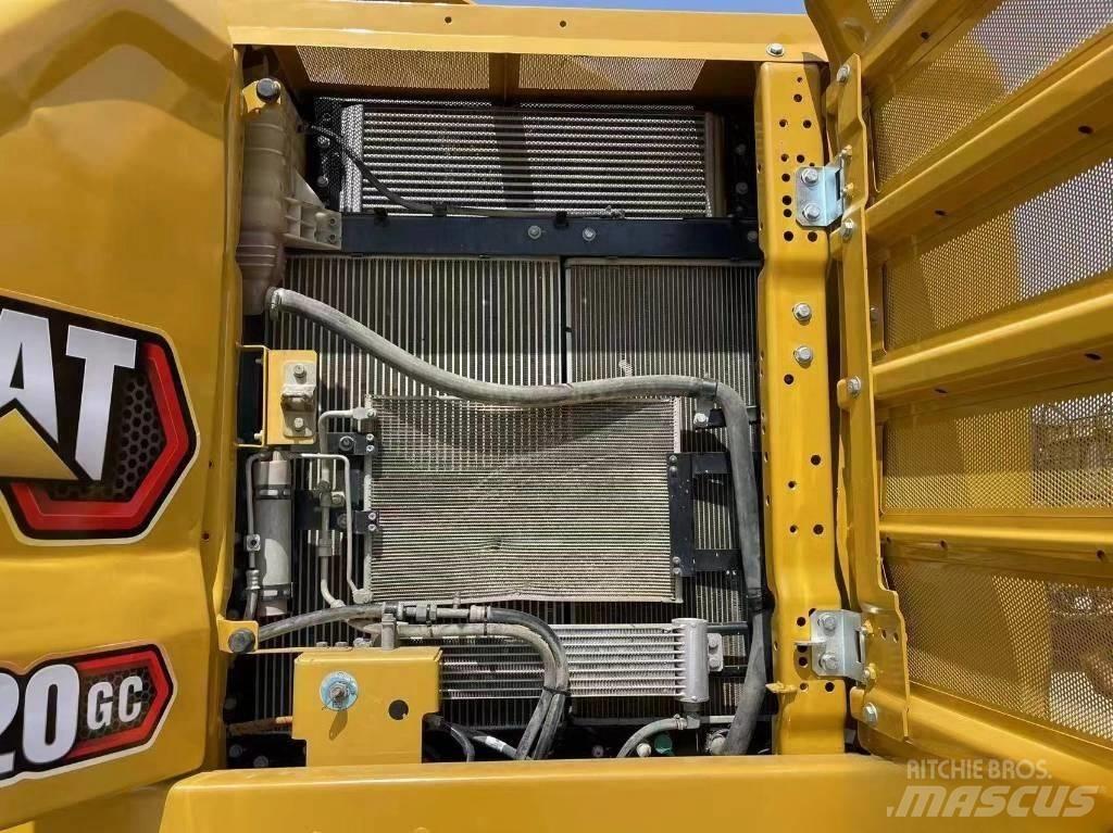 CAT 320GC Roomikekskavaatorid