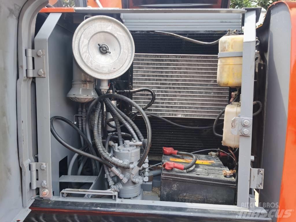 Hitachi EX 120-5 Roomikekskavaatorid