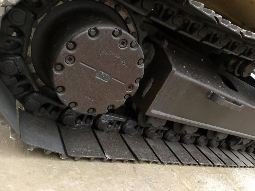 Komatsu 200-7 Roomikekskavaatorid
