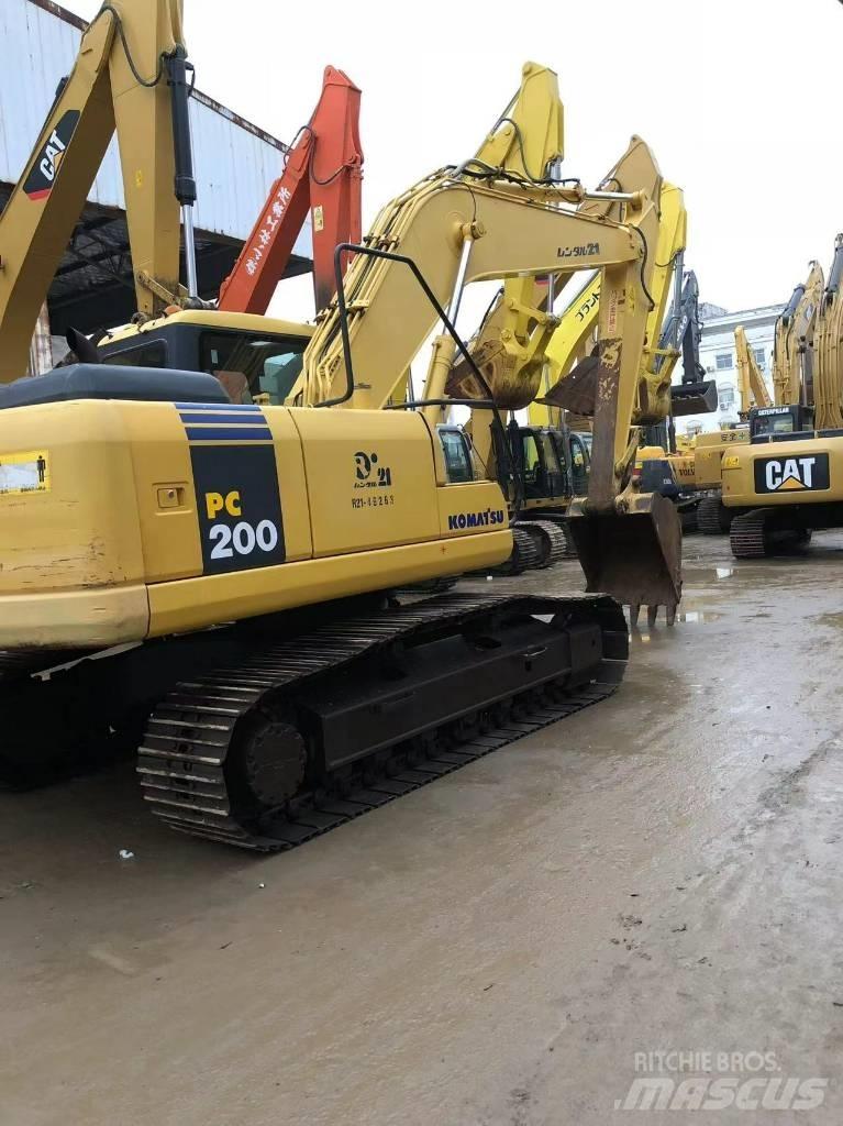 Komatsu 200-7 Roomikekskavaatorid