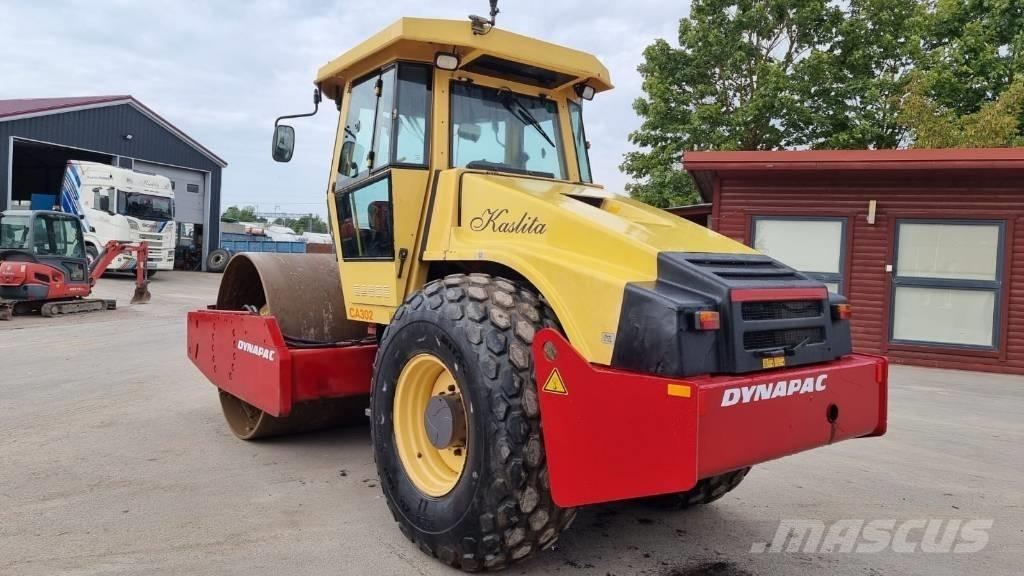 Dynapac CA 302 D Ühe trumliga rullid