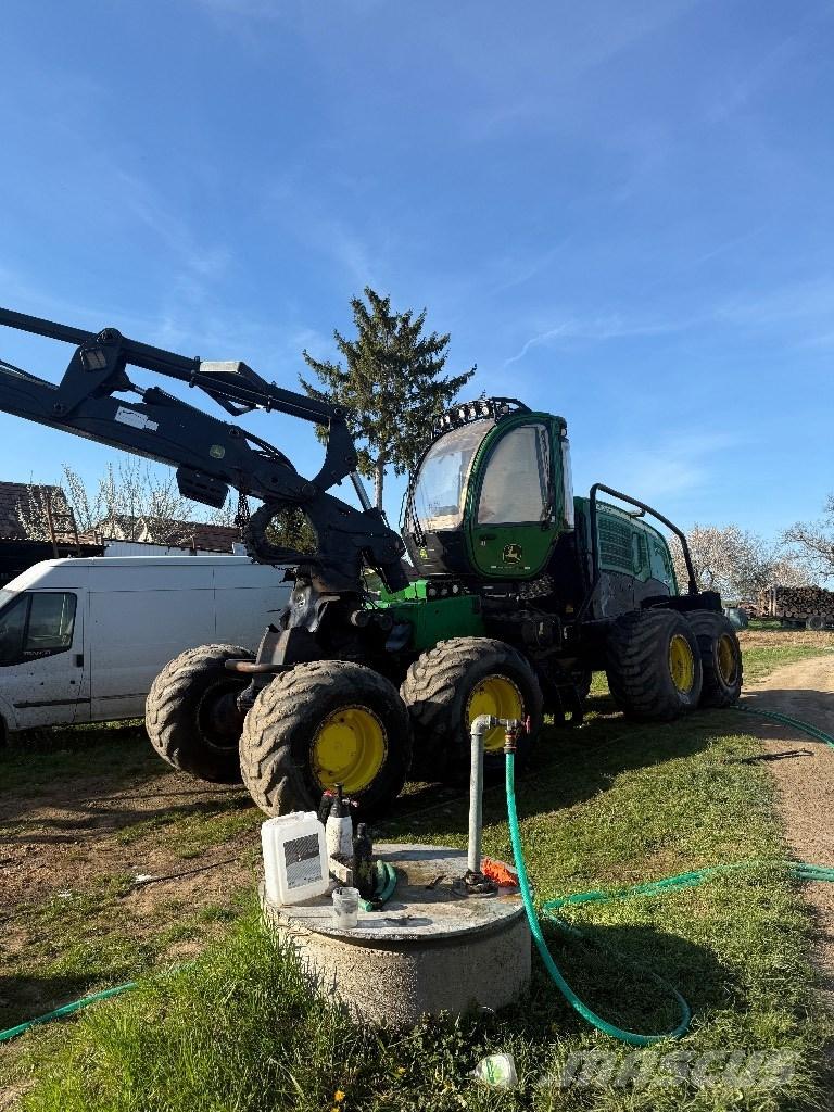 John Deere 1270 E Harvesterid