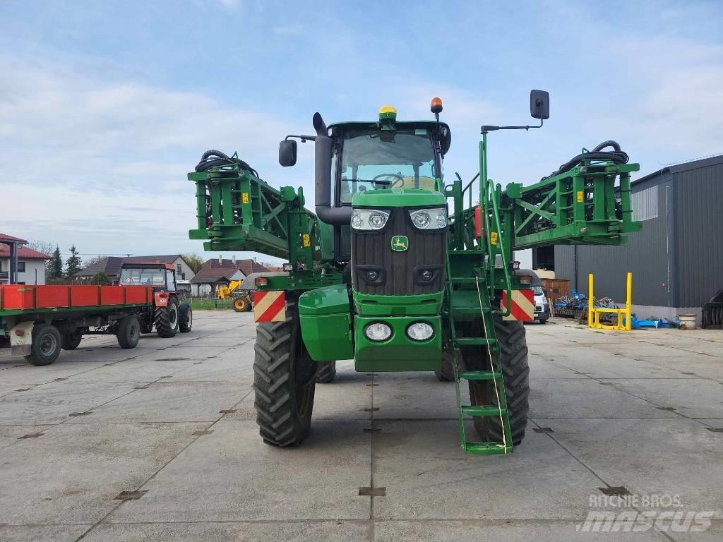 John Deere R 4040 Iseliikuvad pritsid