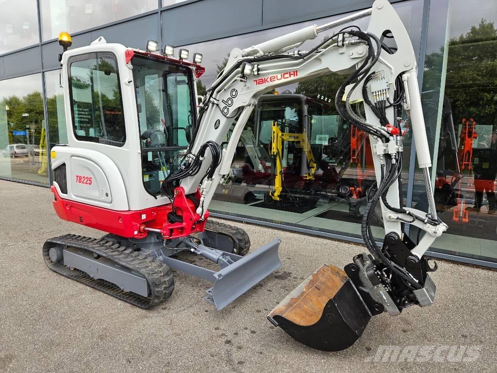 Takeuchi TB 225 Miniekskavaatorid < 7 t