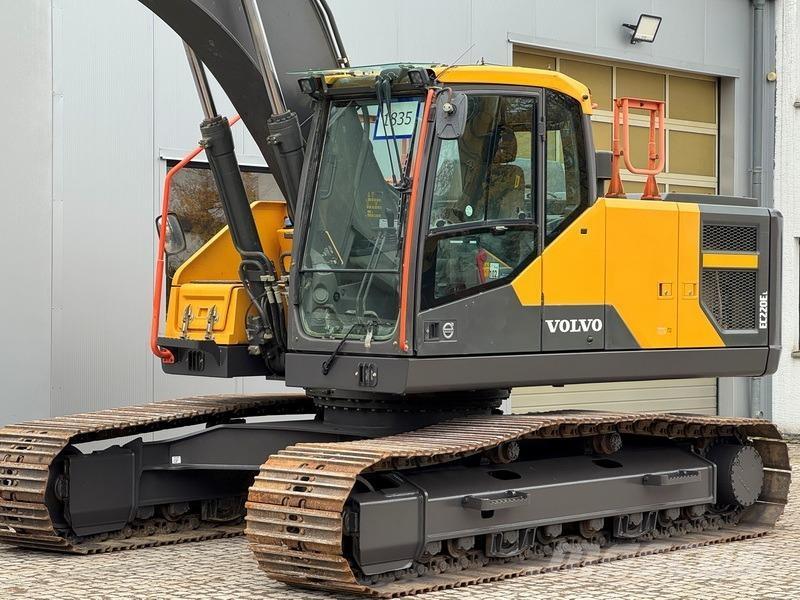 Volvo EC 220 EL Roomikekskavaatorid