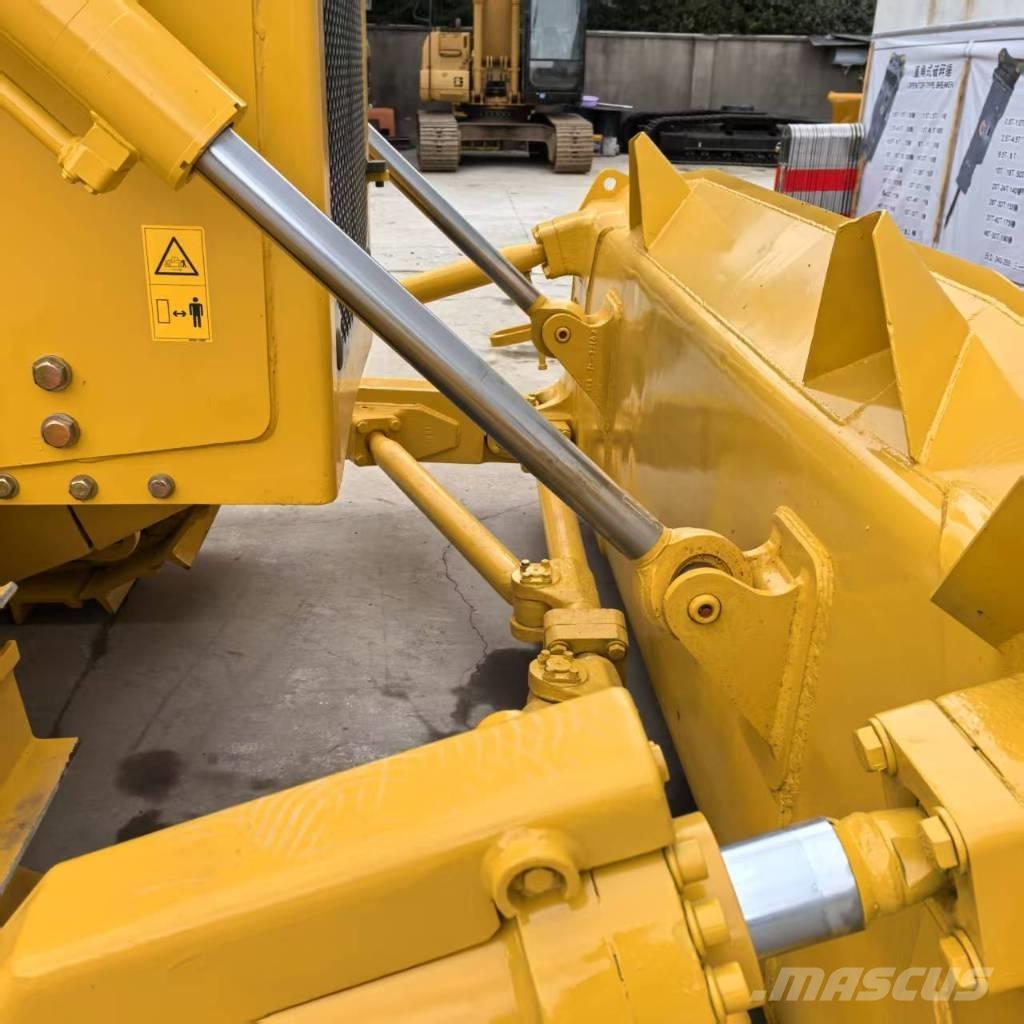 Shantui sd22l Buldooserid