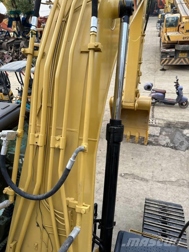 CAT 320 D Roomikekskavaatorid