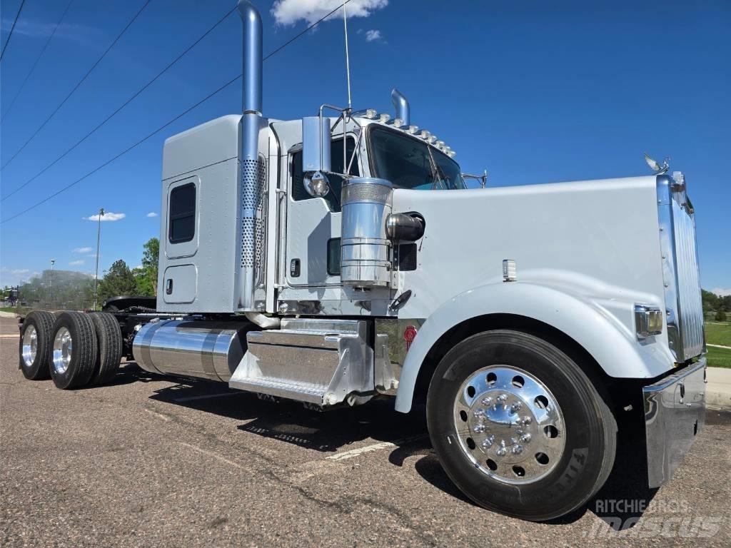 Kenworth W 900 Sadulveokid