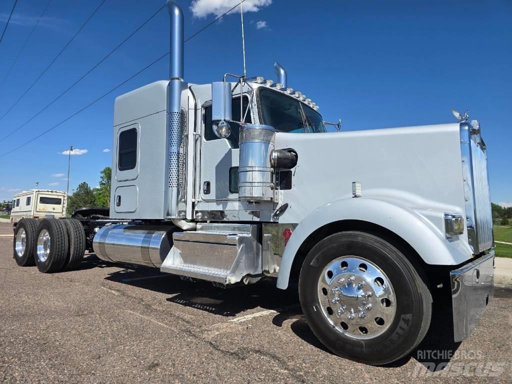 Kenworth W 900 Sadulveokid
