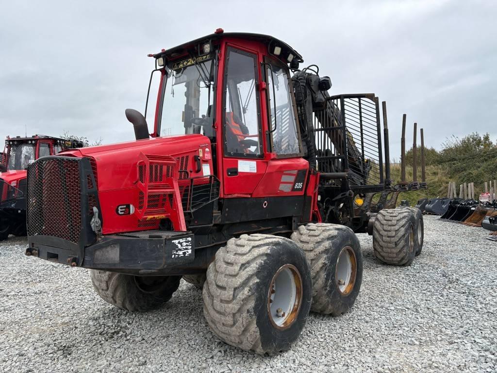 Komatsu 835 Forwarderid