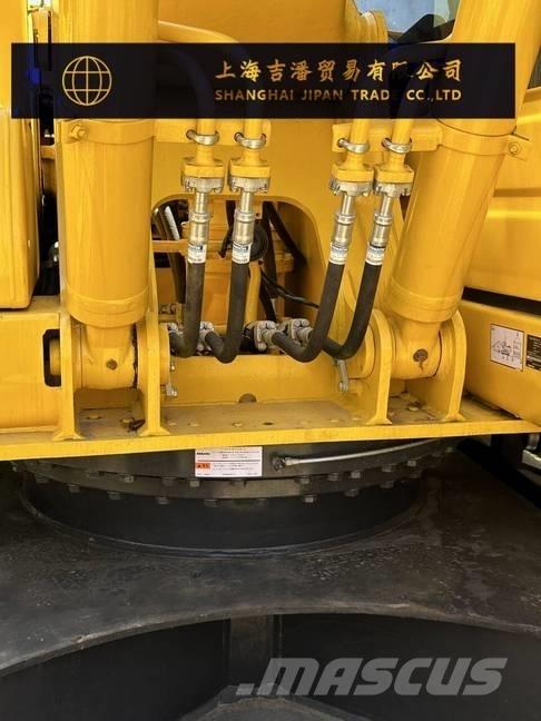 Komatsu PC 220 Roomikekskavaatorid