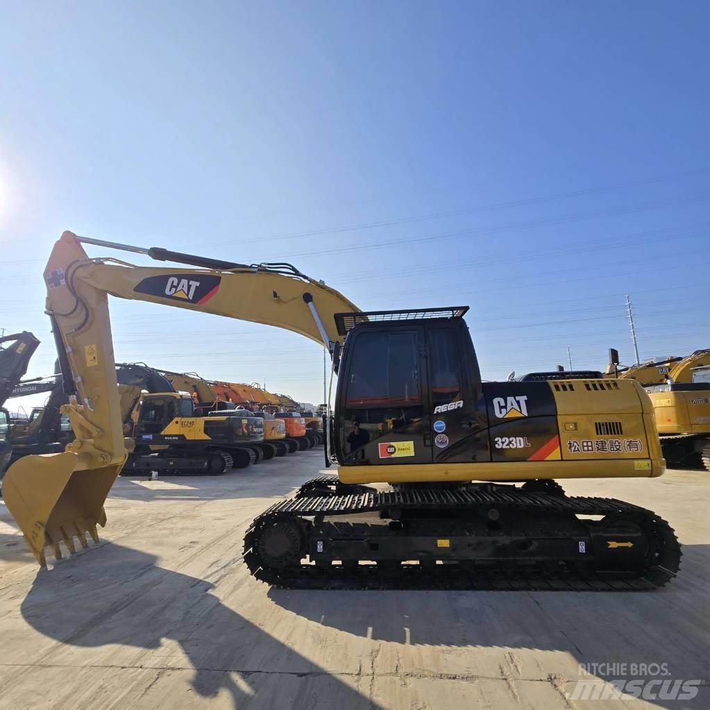 CAT 323 D L Väikeekskavaatorid 7t-12t