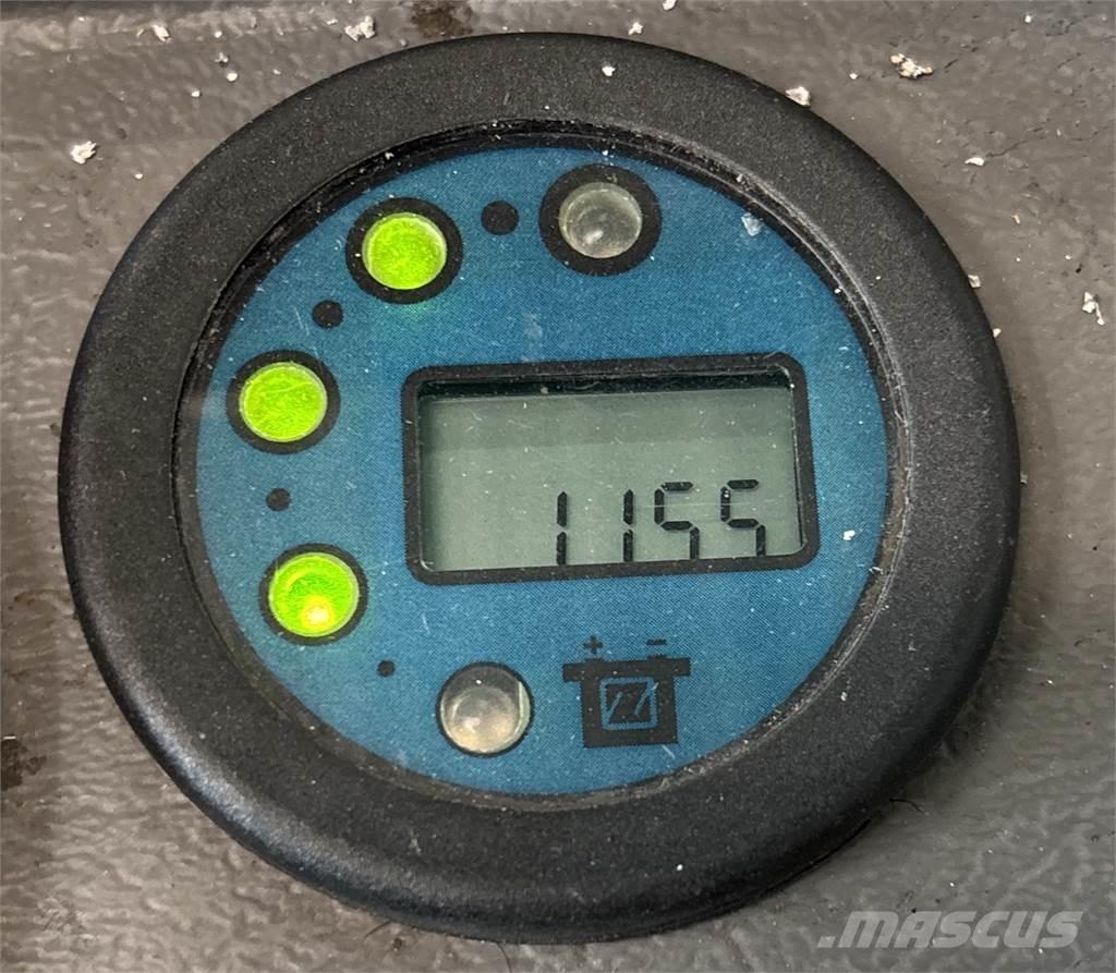 Atlet A160 Platvormiga virnastajad
