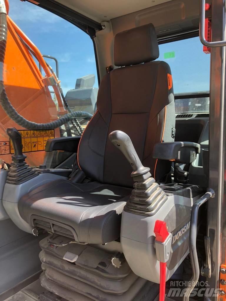Doosan DX 300 LC-7 Roomikekskavaatorid