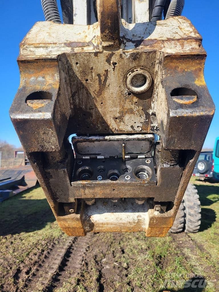 Hitachi ZX 170 W-3 Ratasekskavaatorid