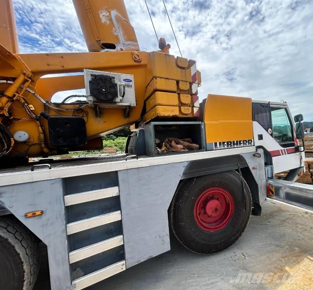 Liebherr LTM 1055 Maastikutõstukid