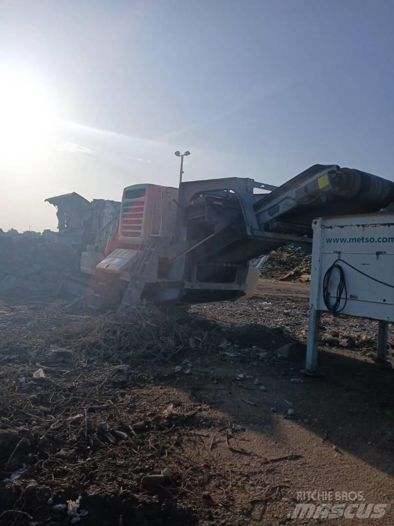 Metso 1213 Iseliikuvad purustid