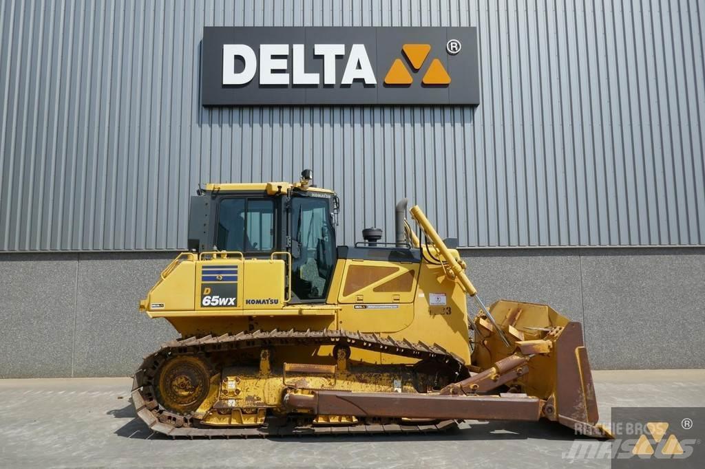 Komatsu D65WX-17 Buldooserid