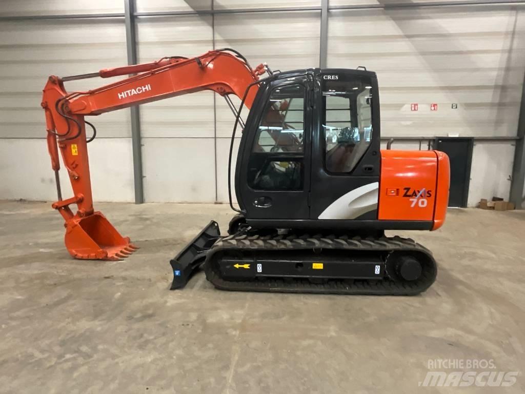 Hitachi ZX 70 Väikeekskavaatorid 7t-12t