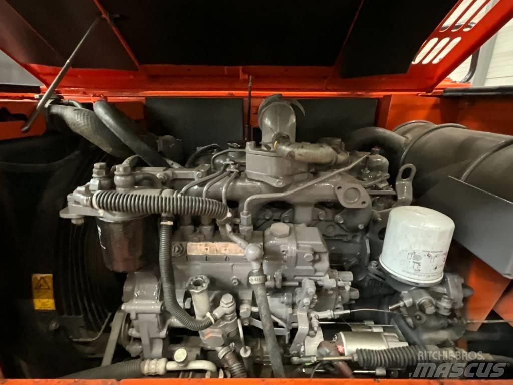 Hitachi ZX 70 Väikeekskavaatorid 7t-12t