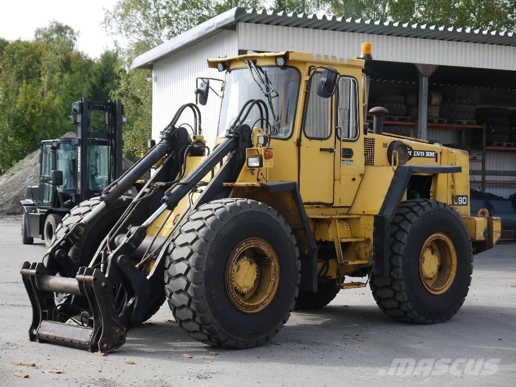 Volvo L 90 Rataslaadurid