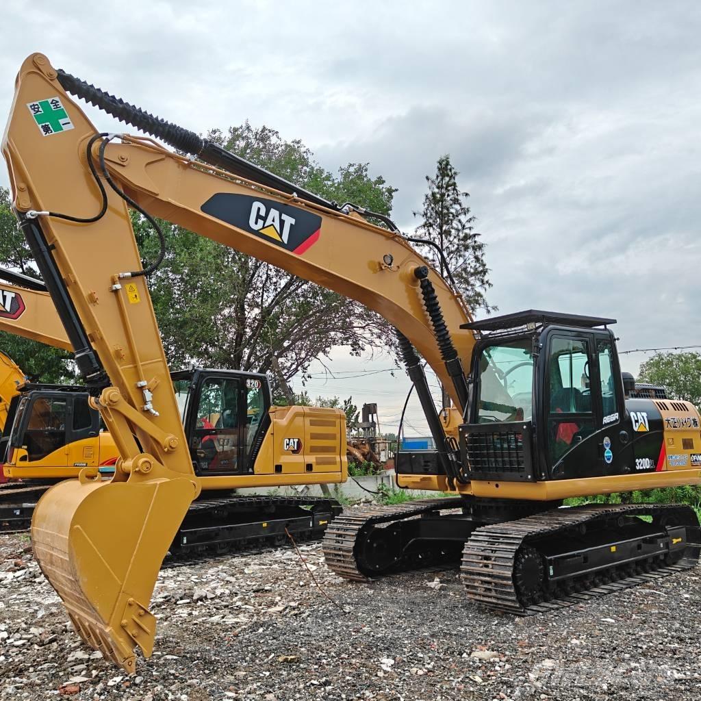 CAT 320D2 Roomikekskavaatorid