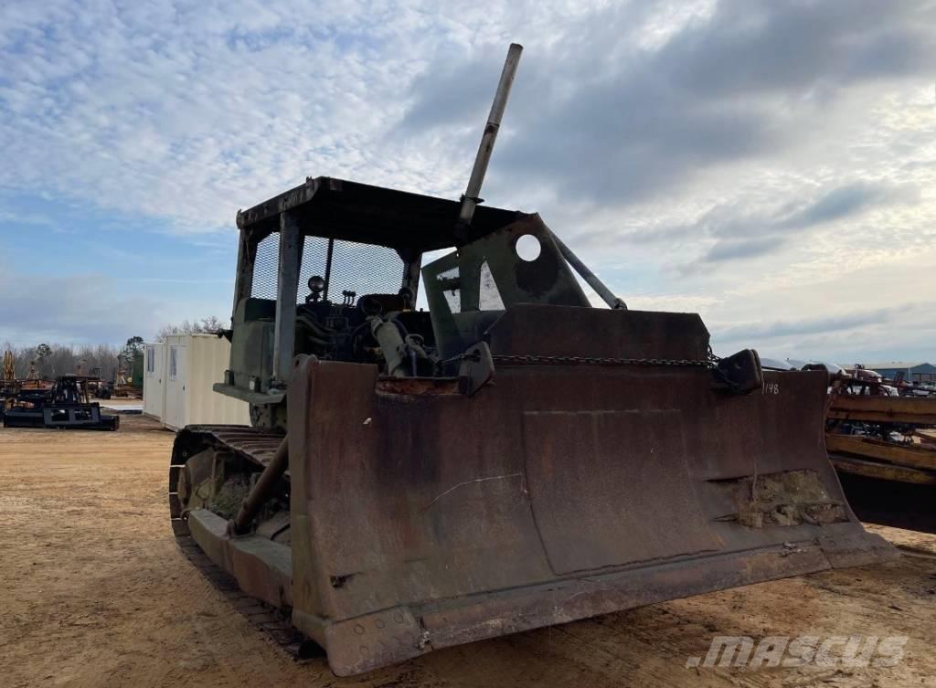 CAT D 7 E Buldooserid
