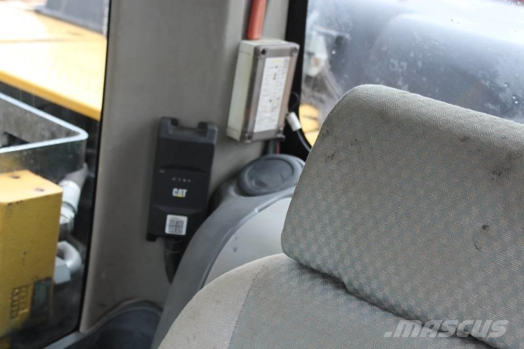 CAT 319 D L Roomikekskavaatorid