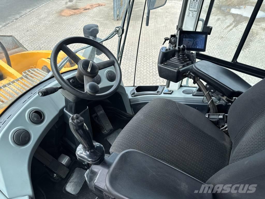 Liebherr L586 Rataslaadurid